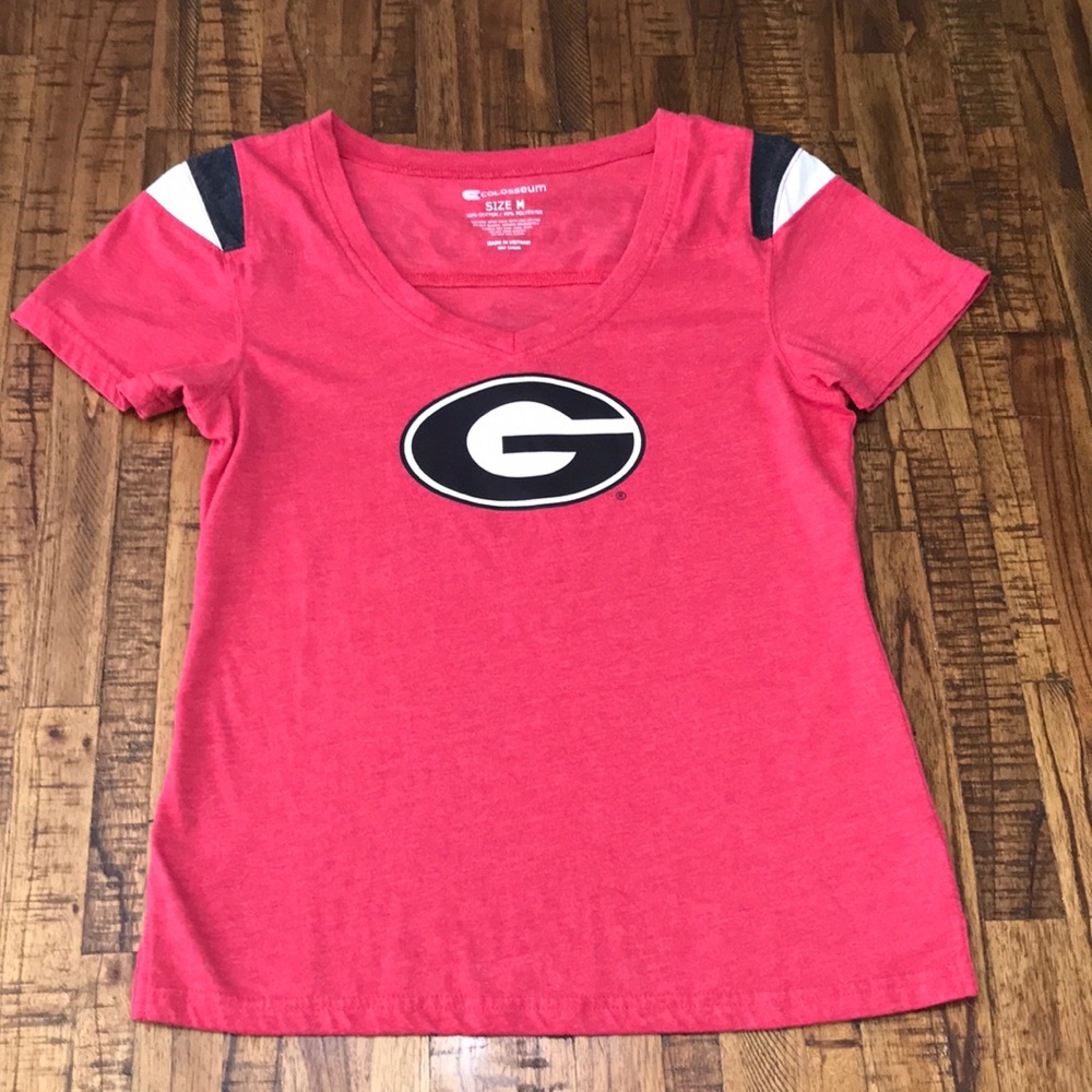 Medium UGA Georgia Bulldogs red V-neck tee